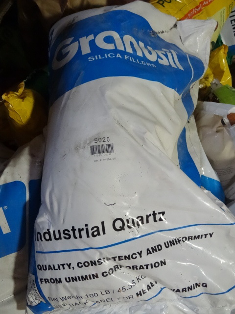 NEW Qty 5 Bags Granusil Crushed Quartz for sandblasting, paver locking, concrete ad mix and more. Approx 300 lbs total