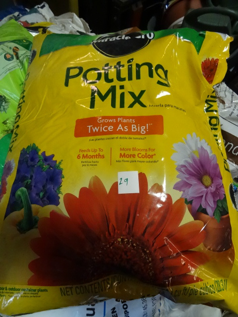 NEW Qty 2 Miracle Gro Potting Mix Approx 1 cu ft ea