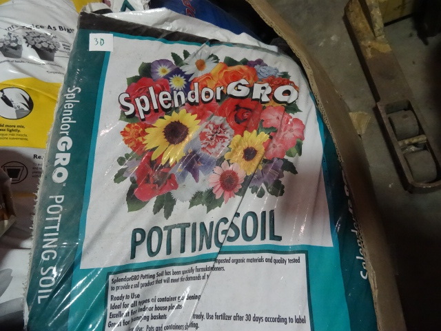 NEW Qty 5 Bags various soil, Qty 2 Creekside Top Soil, Qty 1 Splendor Grow Compost Manuer, Qty 2 Splendor Grow Potting Soil