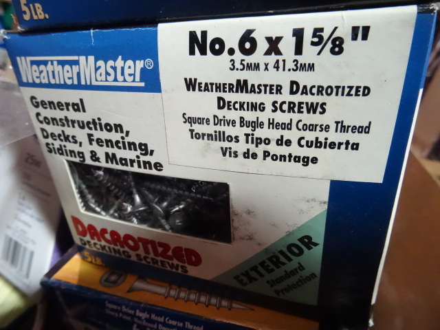 NEW 5 lb Box Deck Screws, Coated, No. 6 x 1-5  8 in