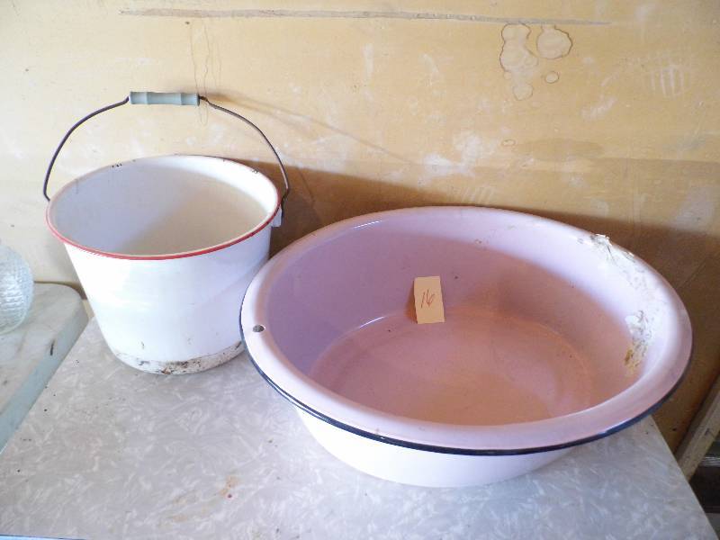 Enamel Bucket & Tub