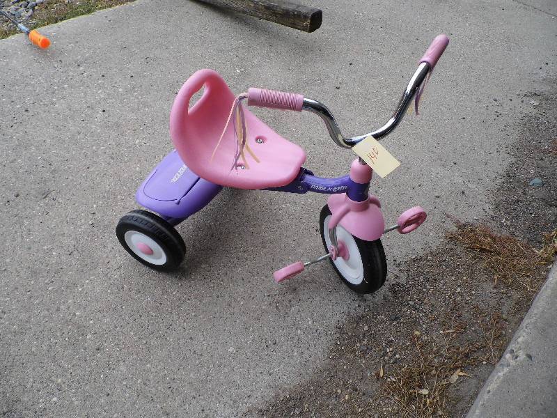 Radio Flyer Riding Toy
