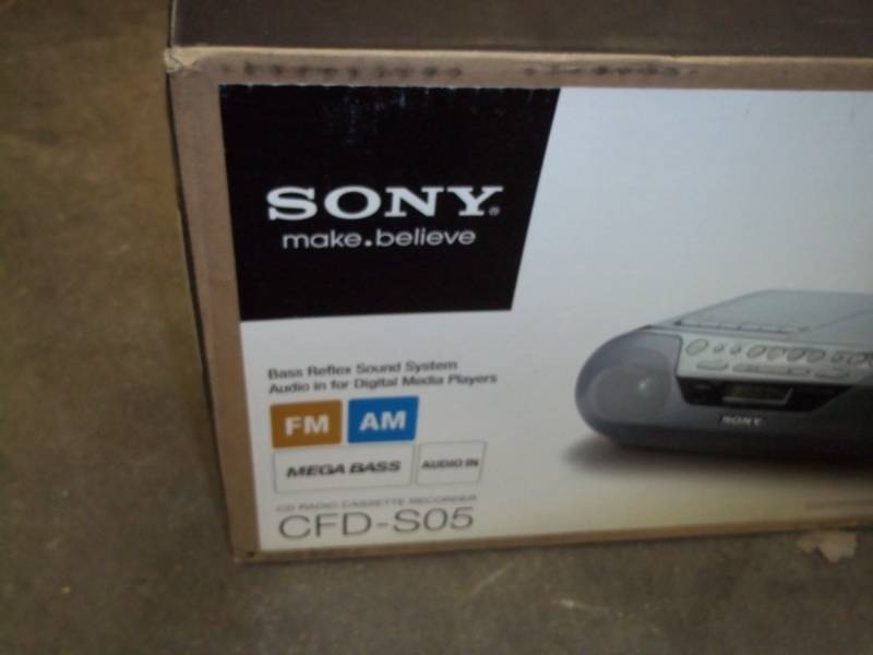 Sony amfm radio still in box