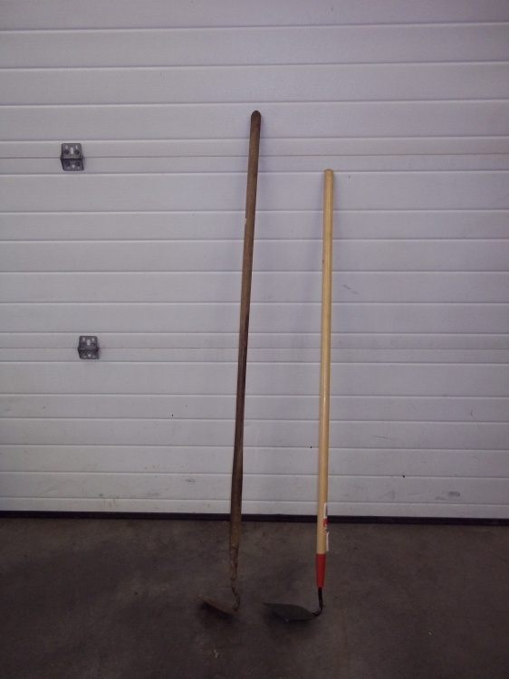 Pair of hoes