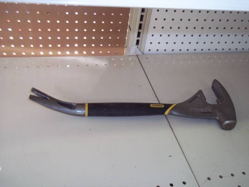 Wrecking bar