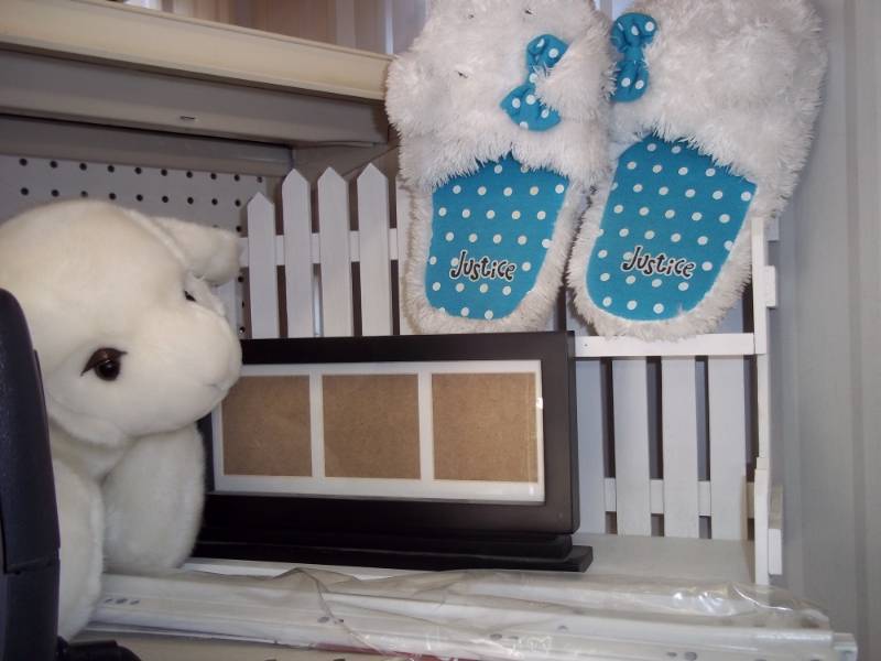 Dcor shelf, stuffed animal, picture holder and drawer glides