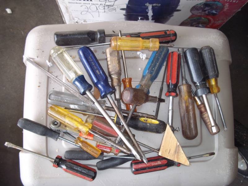 25 Screw drivers