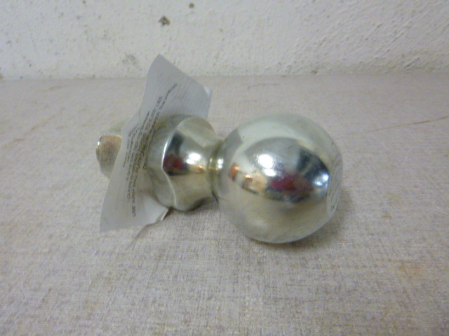 lot 34 image: 2 516 Ball