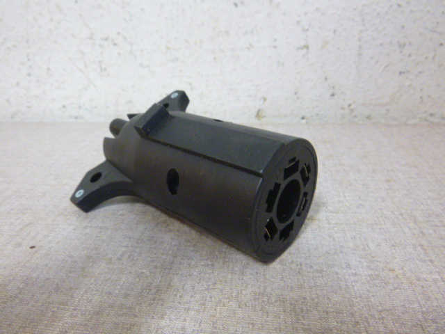lot 41 image: 7 Pin to 4 Pin Plug