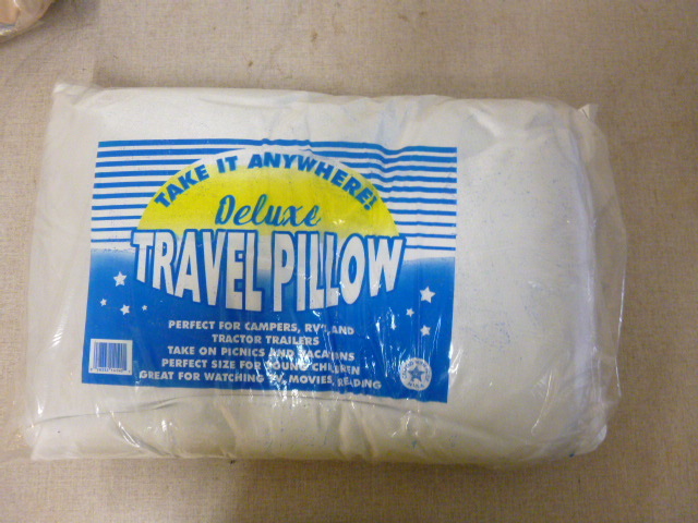 lot 70 image: Deluxe Travel Pillow