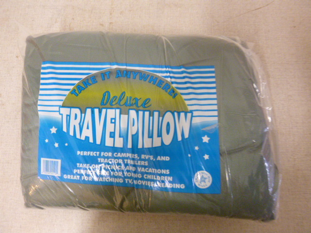 lot 71 image: Deluxe Travel Pillow