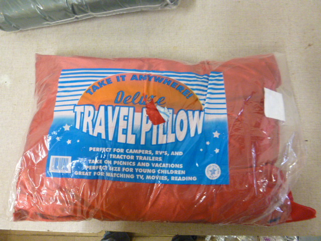 lot 72 image: Deluxe Travel Pillow