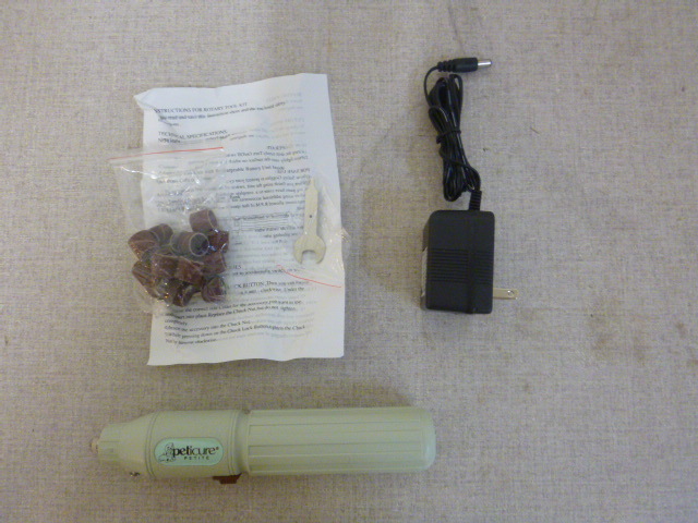 lot 80 image: Peticure Petite Pet Nail Groomer