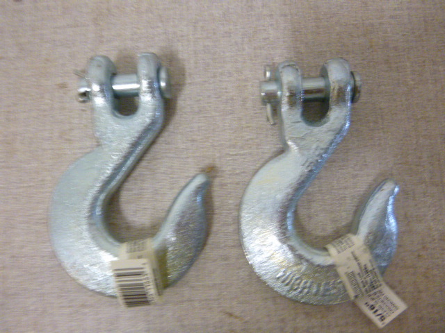 lot 130 image: 2 Clevis Slip Hooks