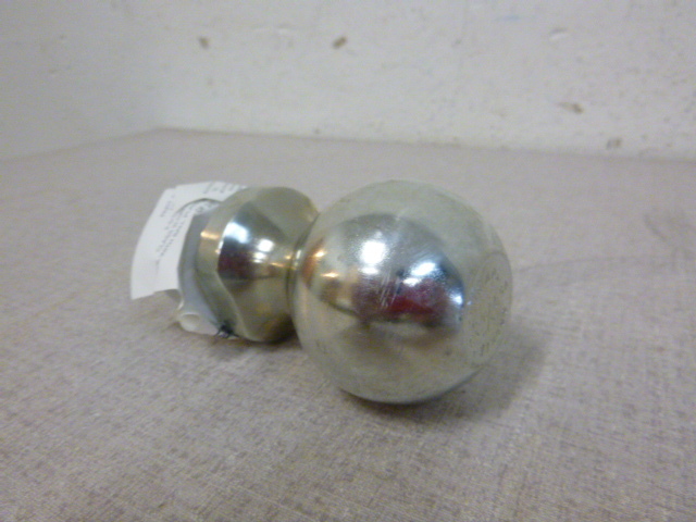 lot 140 image: 2 516 Ball