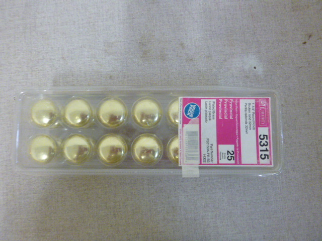 lot 154 image: 25 Liberty Round Knobs