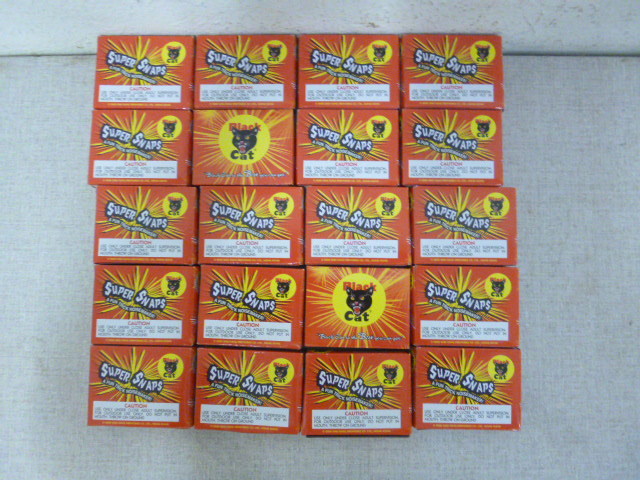 lot 156 image: 20 Packs of Black Cat Super Snaps