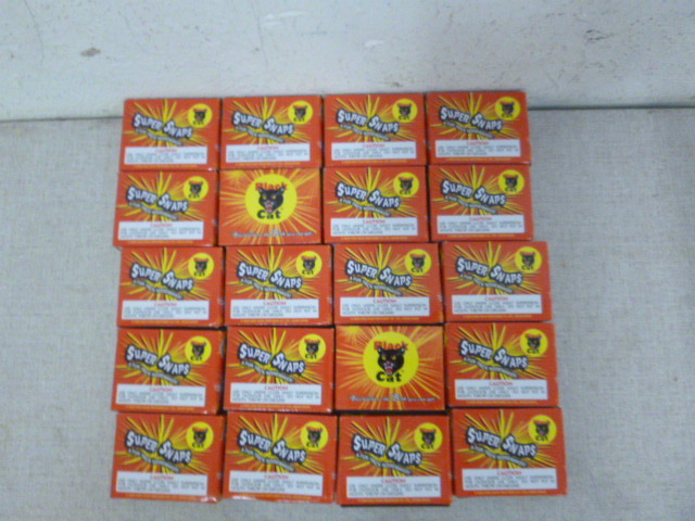lot 157 image: 20 Packs of Black Cat Super Snaps