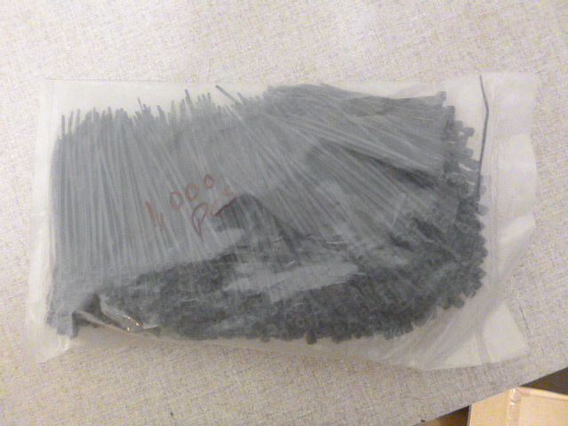 lot 182 image: 1,000 Cable Ties