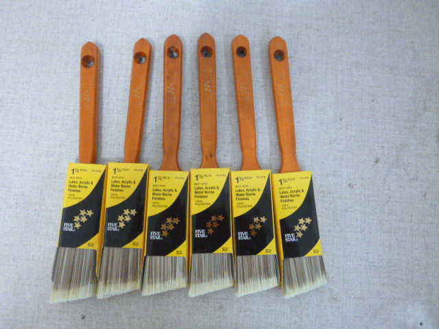 lot 193 image: 6 Five Star Paint Brushes