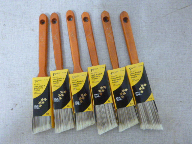 lot 194 image: 6 Five Star Paint Brushes
