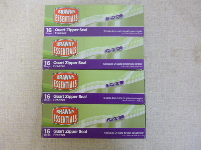 lot 208 image: 4 Boxes of Brawny Esstenial Quart Zipper Seal Freezer Bags