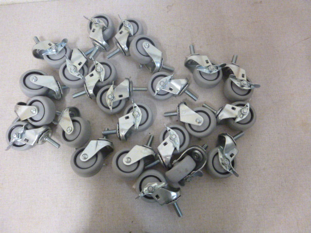 lot 241 image: 23 Rubber Casters with Swivels