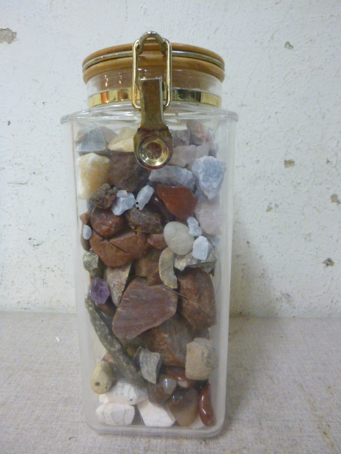 lot 330 image: Jar of Agates, Blue Calcite Rocks