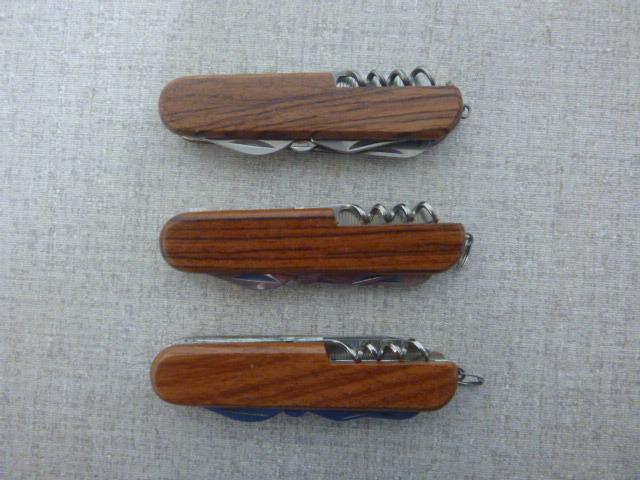 lot 338 image: 3 Pocket Knifes