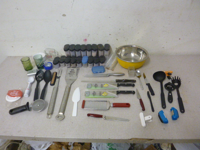 lot 341 image: Miscellaneous Kitchen Items