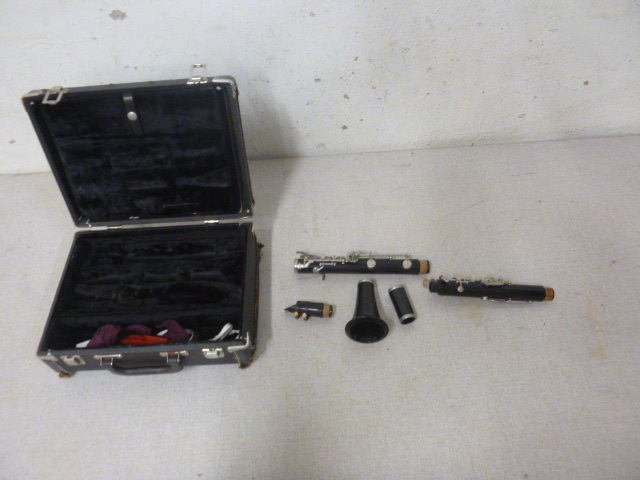 lot 350 image: Bundy Clarinet