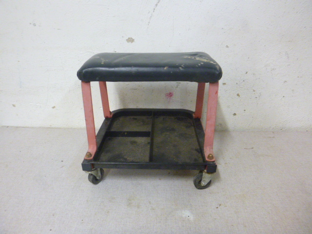 lot 359 image: Shop Stool