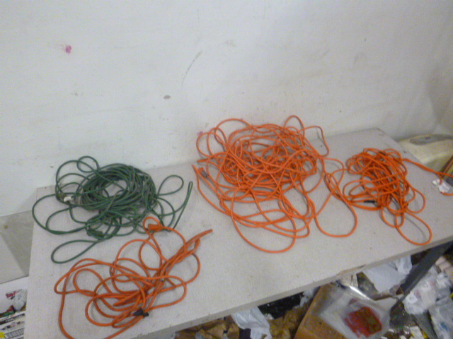 lot 372 image: 4 Extension Cords