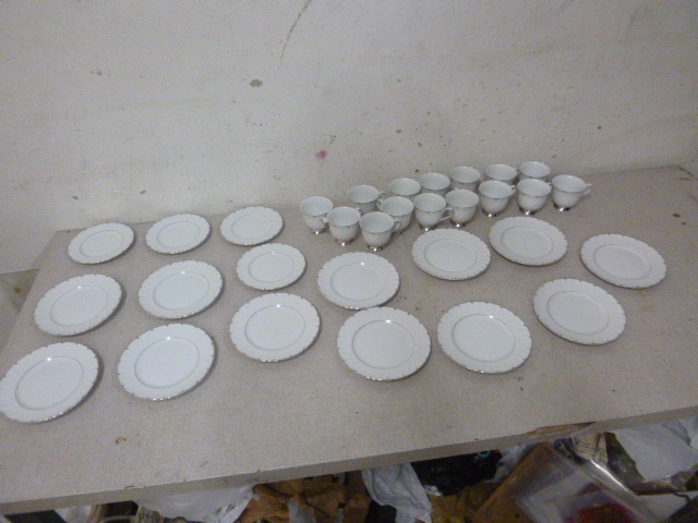 lot 374 image: Miscellaneous Harmony House Fine China