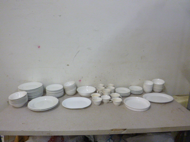 lot 375 image: Miscellaneous Dishes