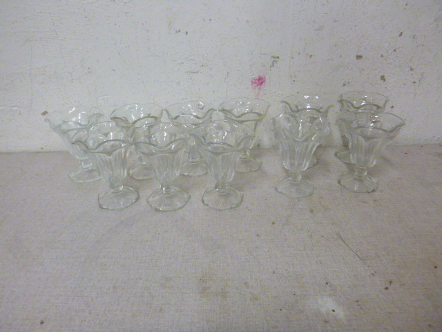 lot 376 image: Miscellaneous Parfait Glasses