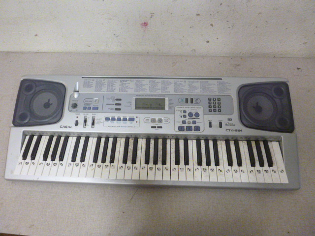 lot 378 image: Casio Keyboard