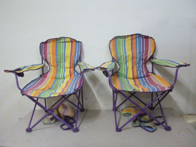 lot 389 image: 2 Folding Chairs