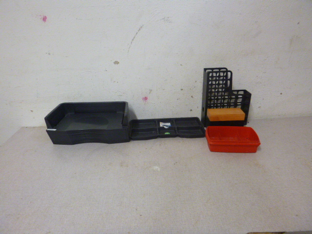 lot 418 image: Office File Trays