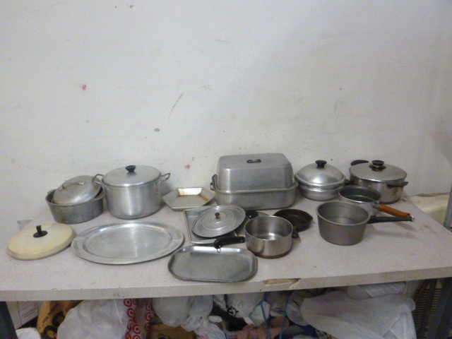 lot 424 image: Miscellaneous Kitchen Items