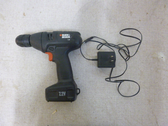 lot 426 image: Black & Decker 7.2 Volt Cordless Drill