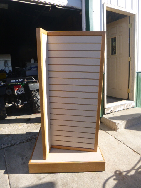 lot 6 image: Display Rack