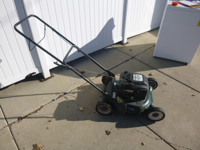 lot 7 image: Craftsman Push Mower
