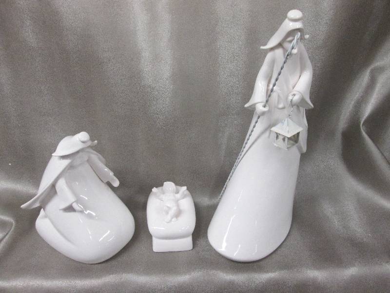 3 pc White Ceramic Nativity Set ...