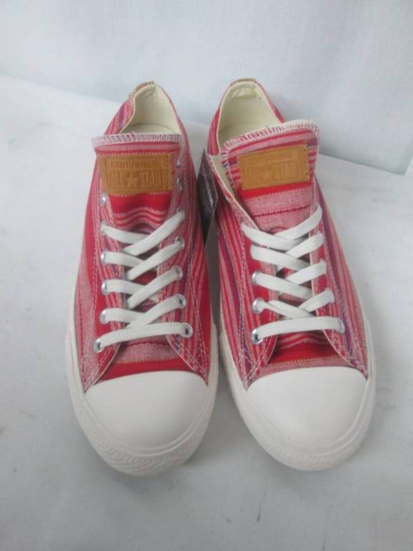 lot 35 image: Converse Unisex Chuck Taylor Crafted Text Low-Cut