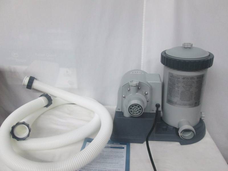lot 13 image: Intex 2500 GPH Filter Pump for Round Metal Pools