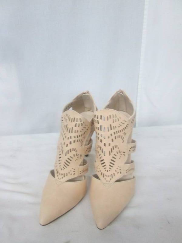 lot 32 image: Michael Antonio Womens Locker Shootie