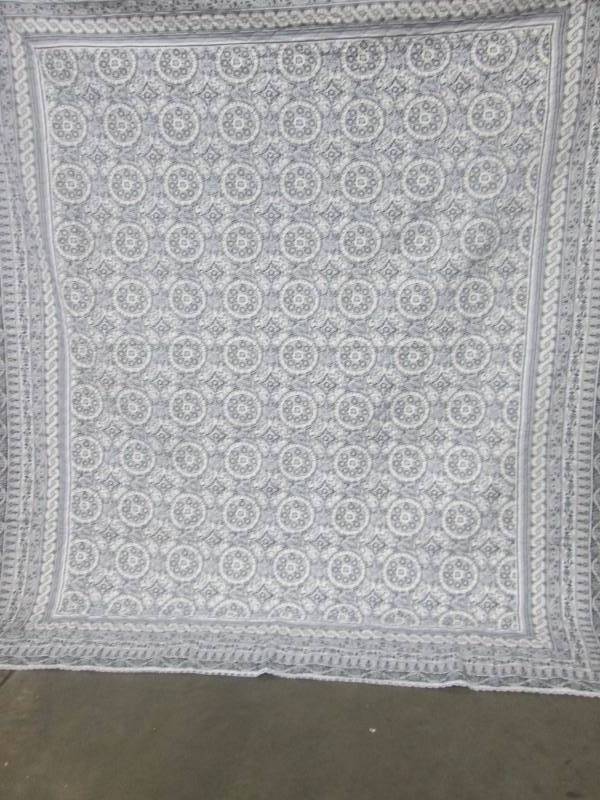 lot 19 image: Jessica Simpson Mosaic Border Gray Quilt - King