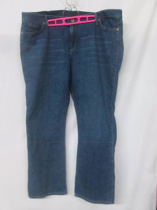 lot 66 image: Wrangler Womens Q Baby Ultimate Riding Jean - Medium