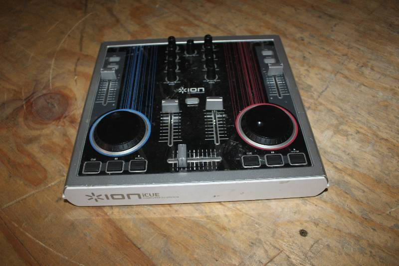 lot 19 image: Ion iCue Computer DJ System
